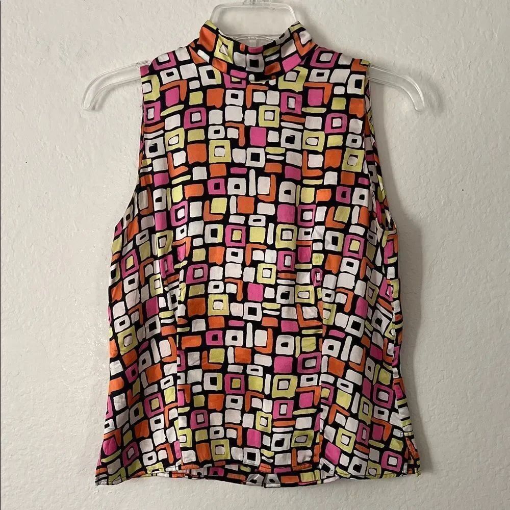 Like New! LINDA HUTTON 100% Silk Button-Up Back Mock Neck Top in Size 6P